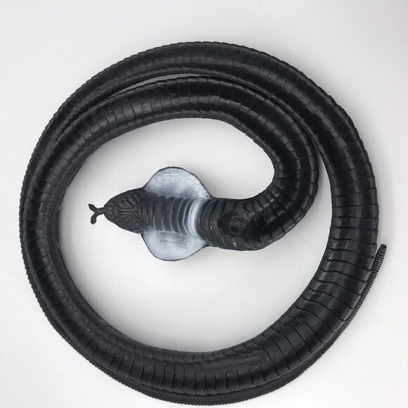 Toys R Us Maidenhead Cobra Snake Large Plastic Rubber Prop Toy Animal Black - Picture 8 of 12